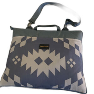 NWOT Pendelton Picnic Blanket Packable to Tote Blue Desert Springs 60"x72"